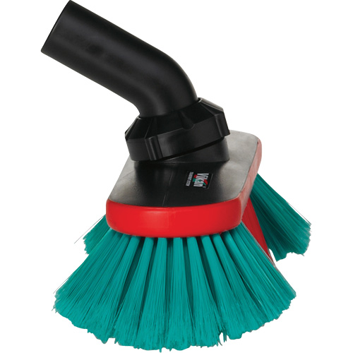 Brosse avec t&ecirc;te ajustable et alimentation en eau pour v&eacute;hicules de la s&eacute;rie Transport CSL Industriel Inc.