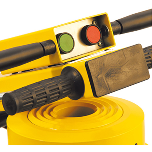 Cric Mammut, 110 tonnes, Air comprim&eacute;/hydraulique CSL Industriel Inc.