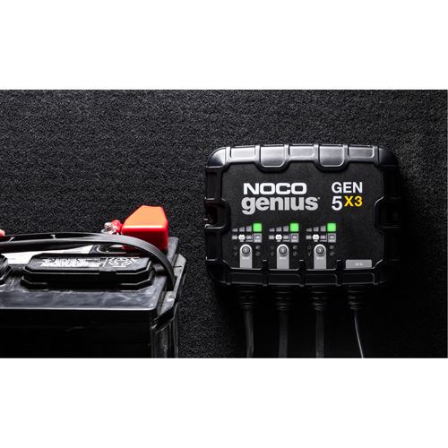 Chargeur de batterie embarqu&eacute; &agrave; 3 sorties de 15 amp&egrave;res Gen5X3 Genius CSL Industriel Inc.