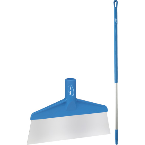 Grattoir &agrave; plancher avec manche, Bleu, 9-3/5" la x 55-9/10" lo CSL Industriel Inc.
