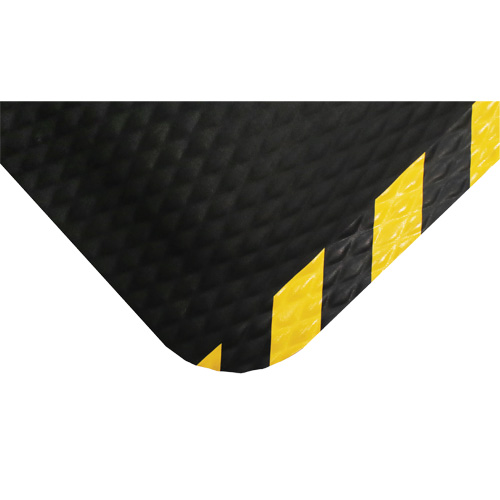 Hog Heaven Mat, Diamond, 4-4/5' x 8' x 5/8", Black/Yellow, Nitrile CSL Industriel Inc.