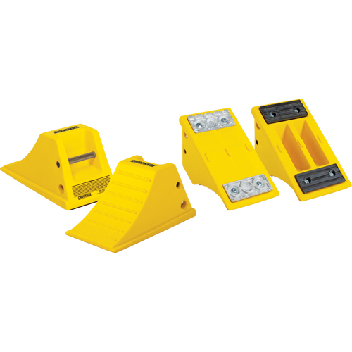Cales-roue tout-terrain robustes, Polyur&eacute;thane, Jaune, 8-1/2" la x 15-1/2" p x 8-1/4" h CSL Industriel Inc.