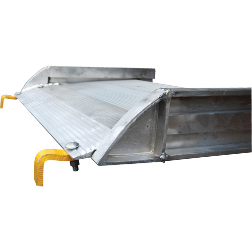 Rampe de promenade en aluminium, Capacit&eacute; de 1000 lb, 38" la x 193-1/8" lo CSL Industriel Inc.