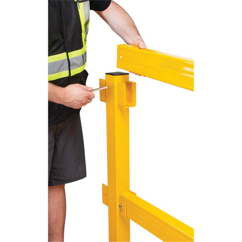 Poteau en ligne pour garde-corps l&eacute;gers, Acier, 42" h, Jaune s&eacute;curit&eacute; OSHA CSL Industriel Inc.