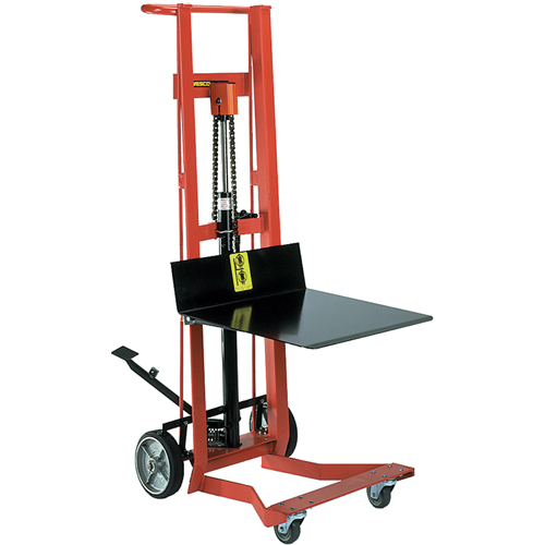 Gerbeur hydraulique &agrave; plateforme, M&eacute;canisme Pompe au pied, Capacit&eacute; de 750 lb, Levage max de 54" CSL Industriel Inc.