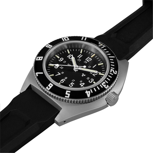 Montre Steel Navigator sur ensemble bracelet en caoutchouc noir de trois morceaux, Num&eacute;rique, &agrave; piles, 41 mm, Noir CSL Industriel Inc.