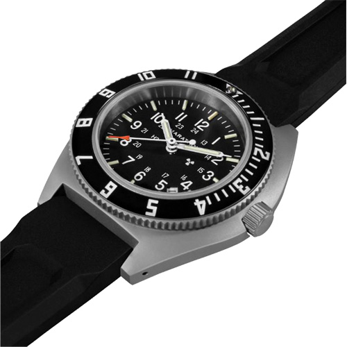 Montre Steel Navigator avec date sur ensemble bracelet en caoutchouc noir de trois morceaux, Num&eacute;rique, &agrave; piles, 41 mm, Noir CSL Industriel Inc.