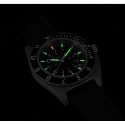Montre Steel Navigator avec date sur ensemble bracelet en caoutchouc noir de trois morceaux, Num&eacute;rique, &agrave; piles, 41 mm, Noir CSL Industriel Inc.