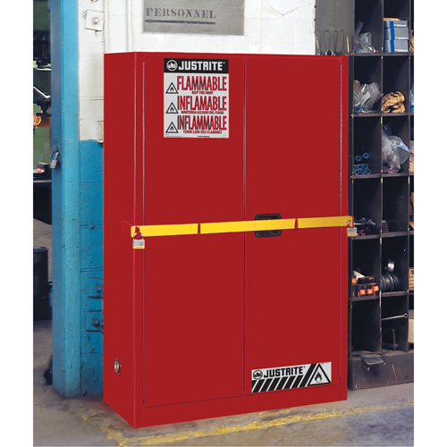 Armoire de rangement haute s&eacute;curit&eacute; avec barre en acier pour produits inflammables, 45 gal., 2 tablettes CSL Industriel Inc.