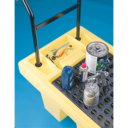 Chariots Poly-Spillcart, 66,5" lo x 29" la x 43,9" h, Cap. de d&eacute;versement 57 gal. US CSL Industriel Inc.