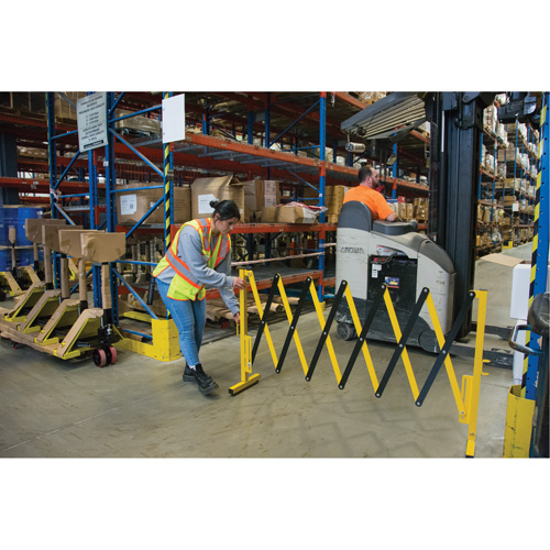 Barri&egrave;re extensible, 37" h x 11' lo, Noir/Jaune CSL Industriel Inc.