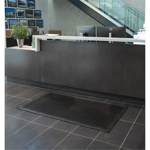 Tapis &agrave; profil bas, Caoutchouc, Grattoir Type, Motif Plein, 3' x 5', Noir CSL Industriel Inc.