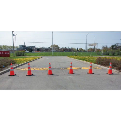 C&ocirc;ne de signalisation, 28", Orange, Bande(s) r&eacute;fl&eacute;chissante(s) 4" & 6" CSL Industriel Inc.