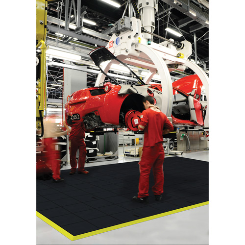 Cushion-Ease&reg; Interlocking Anti-Fatigue Mat, Pebbled, 3' x 3' x 3/4", Black, Natural Rubber CSL Industriel Inc.