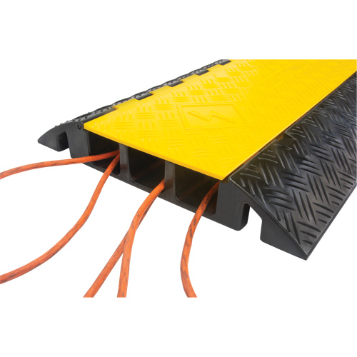 Protecteur de c&acirc;bles en polyur&eacute;thane, 5 canaux, 35,43" lo x 19,69" la x 2" h CSL Industriel Inc.
