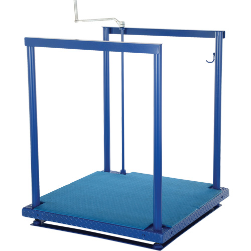 Ergonomic Posi-Crank Platform With Anti-Fatigue Mat, 36" W x 72" D, 500 lbs. Capacity, All-Welded CSL Industriel Inc.