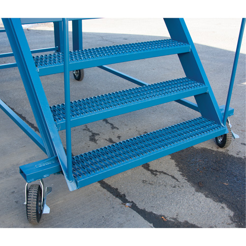 Snow Ladder, Steel, 10 Steps, 99" H, 85-1/2" D, 48" Step, Serrated CSL Industriel Inc.