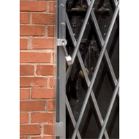 Barri&egrave;res de porte robustes, Simple, 4' lo x 5' 9" h d&eacute;ploy&eacute; CSL Industriel Inc.