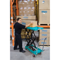 Heavy-Duty Hydraulic Scissor Lift Table, 27-1/2" L x 17-3/4" W, Steel, 330 lbs. Capacity CSL Industriel Inc.
