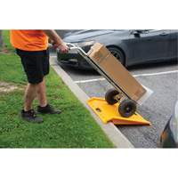 Rampe de trottoir portable en poly pour diable, Capacit&eacute; de 1000 lb, 27" la x 27" lo CSL Industriel Inc.