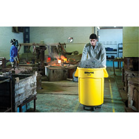 Brute&reg; Dolly, Polyethylene, Black, Fits: 20 - 55 US Gal. CSL Industriel Inc.