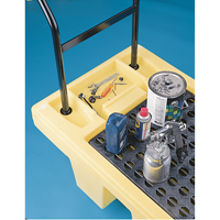 Chariots Poly-Spillcart, 66,5" lo x 29" la x 43,9" h, Cap. de d&eacute;versement 57 gal. US CSL Industriel Inc.
