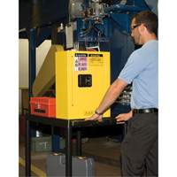 Mini-armoires de s&eacute;curit&eacute; Sure-Grip EX pour produits inflammables, 2 gal., 1 Porte(s), 17" La x 22" h x 8" p CSL Industriel Inc.