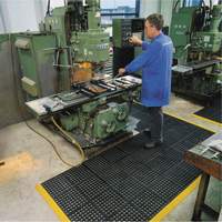 Tapis antifatigue &agrave; imbrication Cushion-Ease 550, &agrave; fentes, 3' x 3' x 3/4", Noir, Caoutchouc CSL Industriel Inc.