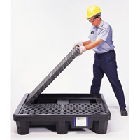 Ultra-Spill Pallet mod&egrave;le &eacute;conomique, 4 barils, Capacit&eacute; de d&eacute;versement 66 gal. US, 53" x 53" x 11,8" CSL Industriel Inc.