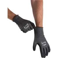 Gants &eacute;cologiques, l&eacute;gers, et r&eacute;sistants &agrave; la coupe, &agrave; haute dext&eacute;rit&eacute;, Taille 9, Calibre 21, Rev&ecirc;tement Mousse de nitrile, Enveloppe en Acier inoxydable/PEHP/rPET, ASTM ANSI niveau A5 CSL Industriel Inc.