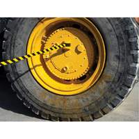 Syst&egrave;me de barri&egrave;re de s&eacute;curit&eacute; HAZLOK, Plastique, Fixation magn&eacute;tique, 30', Ruban Noir et jaune CSL Industriel Inc.